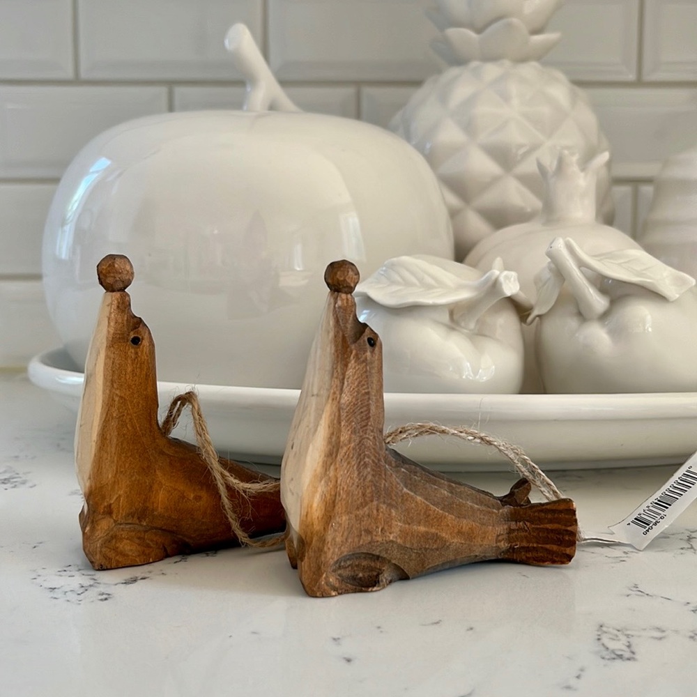 Papyrus Seal with Ball Carved Wood Ornaments